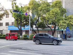 桂林市灵川县灵川镇灵西路2号土地使用权及地上附着物拍卖公告