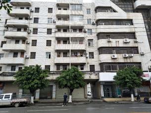 关于中国农业发展银行田东县支行11套房产拍卖公告